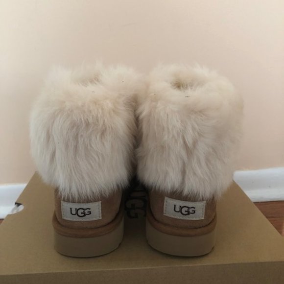 UGG Mini Toscana Cuff shearling Boots. Size: 8 - Picture 6 of 8
